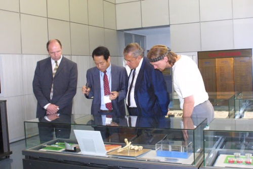 "Lab. tour guided by Dr. Y.Katada" Image