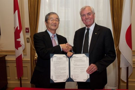 "From left: Prof. Sukekatsu Ushioda, President of NIMS and Prof. Arthur Carty, President of WIN at UW at the signing ceremony" Image