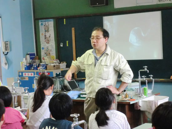 「実験教室の様子」の画像