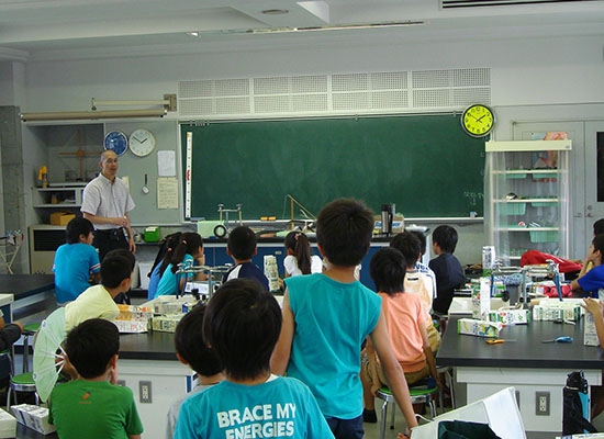 「実験教室の様子」の画像